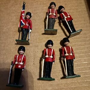 Vtg (6) Marlborogh Military Models hand painted made in Wales British soldiers